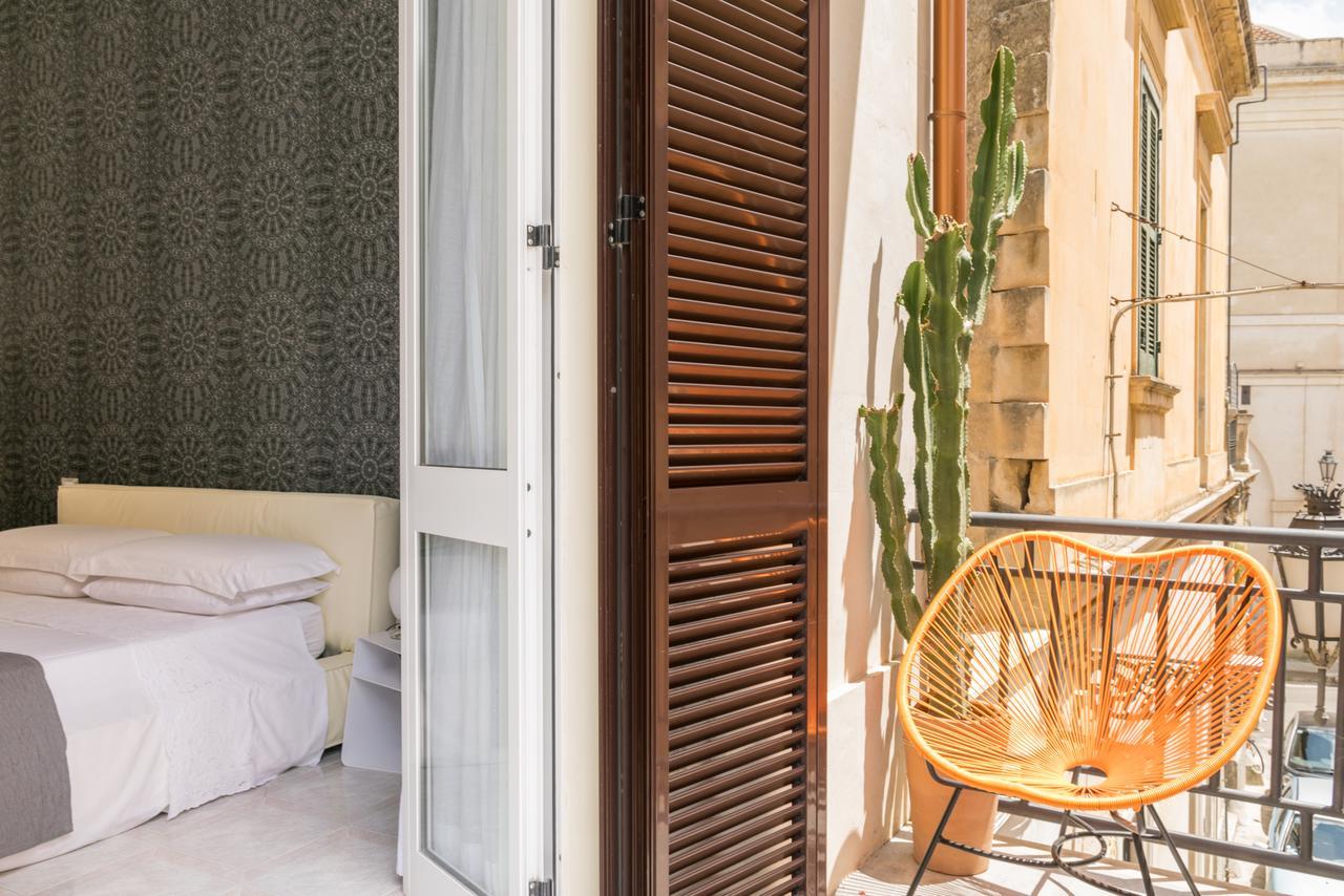 B&B Le Giravolte Lecce Exterior photo